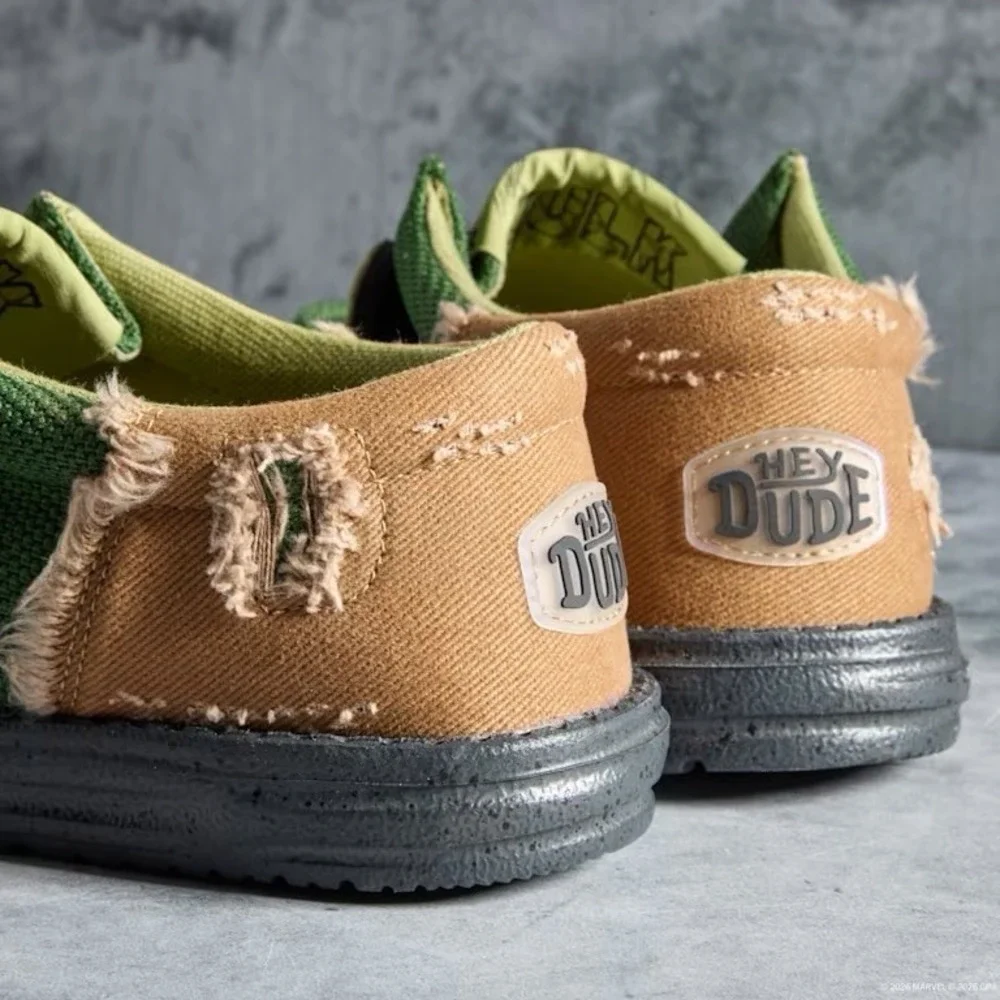 NEW Hey Dude Marvel Hulk Wally Funk Men's Slip On Shoes Sz 10 In Hand